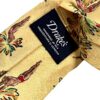 Cravatta uomo Drakes London seta fantasia tuffi gialla
